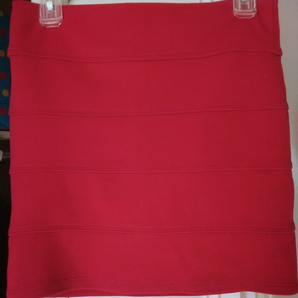 Charlotte Russe Red Stretch Skirt - Picture 1 of 2